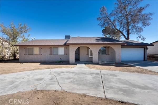 14161 Pawnee Road, Apple Valley, CA 92307