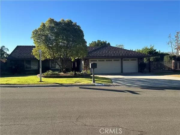 Yorba Linda, CA 92886,18122 Peppergrove Avenue