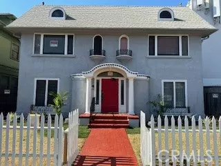 1025 Locust Avenue, Long Beach, CA 90813