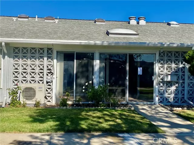 13824 Fresh Meadow Ln., M3-13E, Seal Beach, CA 90740