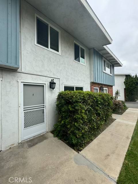 2445 Elden Avenue, Costa Mesa, CA 92627