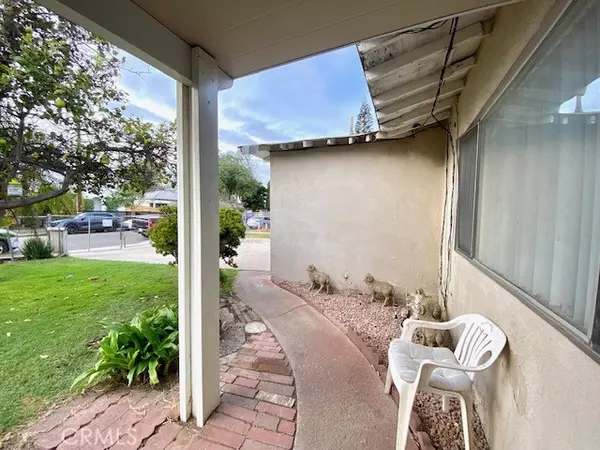 Santa Ana, CA 92703,523 Fairlawn