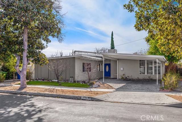 17814 Hatton Street, Reseda (los Angeles), CA 91335