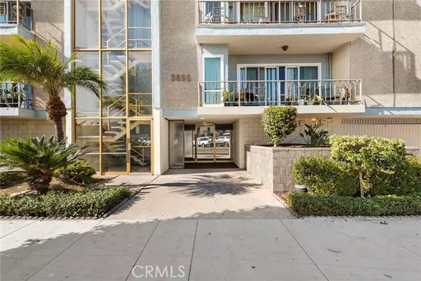 Long Beach, CA 90807,3695 Linden Avenue #9C