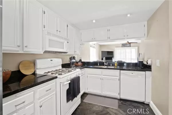 Costa Mesa, CA 92627,290 Victoria Street #11