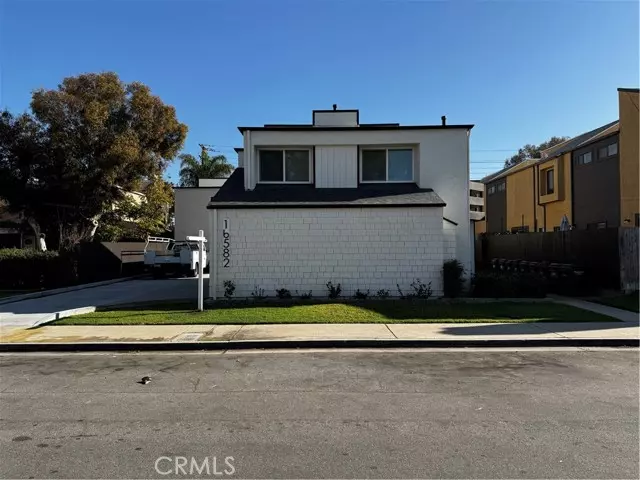 Huntington Beach, CA 92649,16582 Jib Circle #1