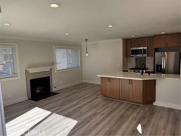 Huntington Beach, CA 92649,16582 Jib Circle #4