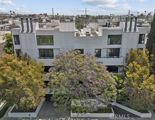 656 N West Knoll Drive #202, West Hollywood, CA 90069