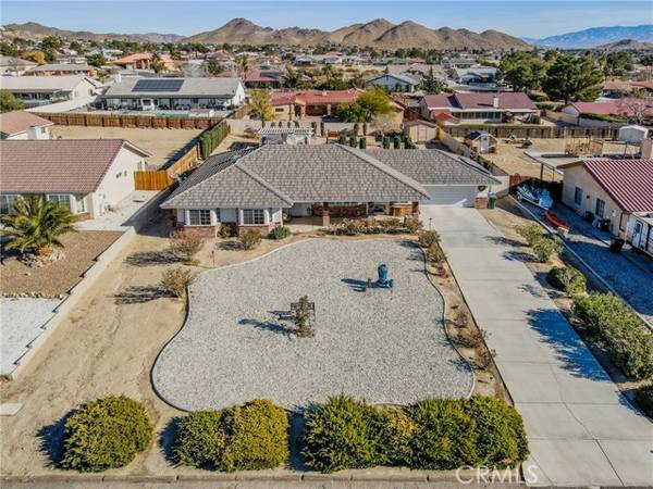 16385 Menahka Road, Apple Valley, CA 92307