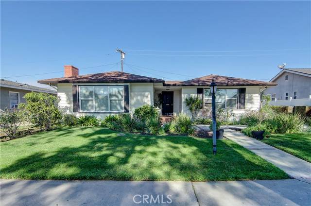 1015 W 18th Street, Santa Ana, CA 92706