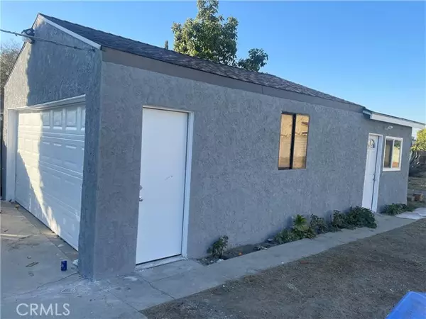 5009 W 7th Street, Santa Ana, CA 92703