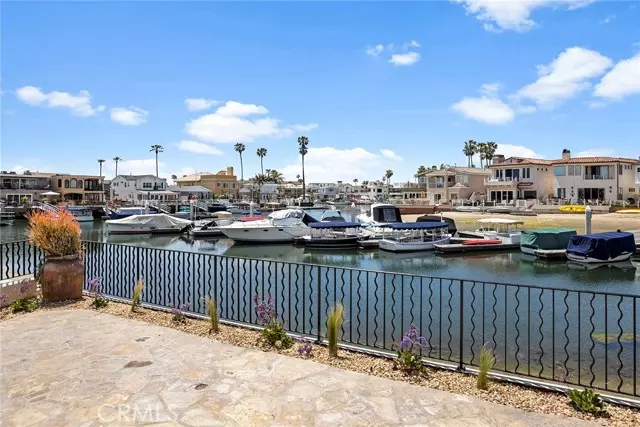 21 Balboa Coves, Newport Beach, CA 92663