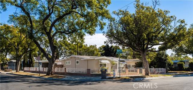 2233 N Pacific Avenue, Santa Ana, CA 92706