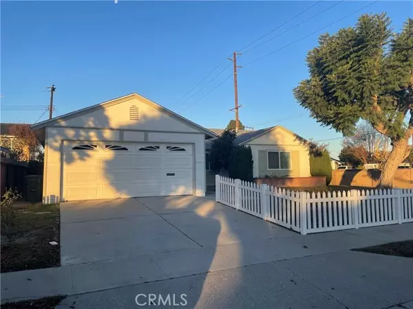 15501 Mayflower Lane, Huntington Beach, CA 92647