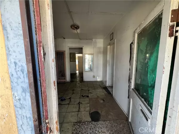 Compton, CA 90222,2424 E Stockwell Street