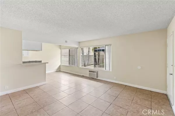 Anaheim, CA 92804,3300 W Orange Avenue #4