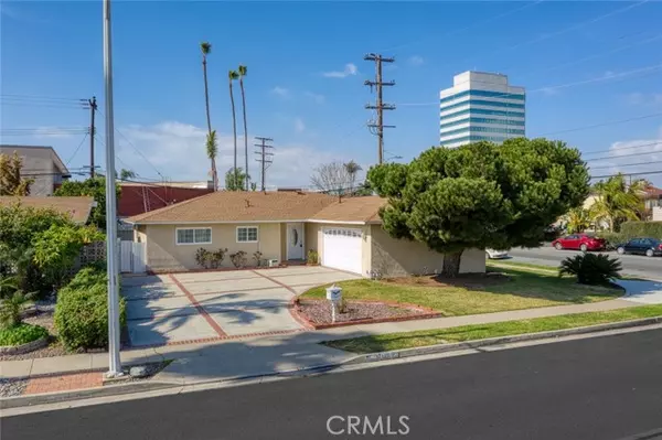 17121 Granada Lane, Huntington Beach, CA 92647