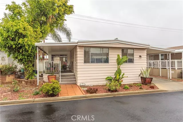 La Verne, CA 91750,2755 Arrow #108