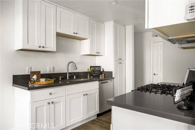 Orange, CA 92868,700 W La Veta Avenue #I11