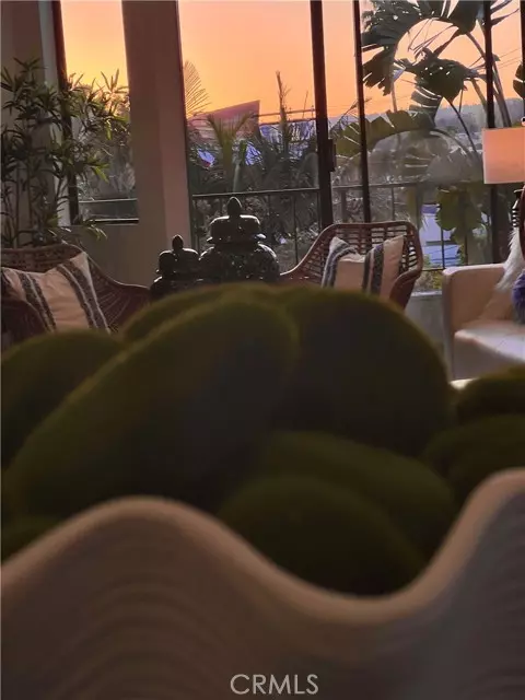 West Hollywood, CA 90048,660 N Sweetzer Avenue #302