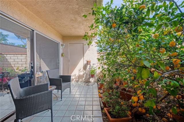 Orange, CA 92868,700 W La Veta Avenue #P15
