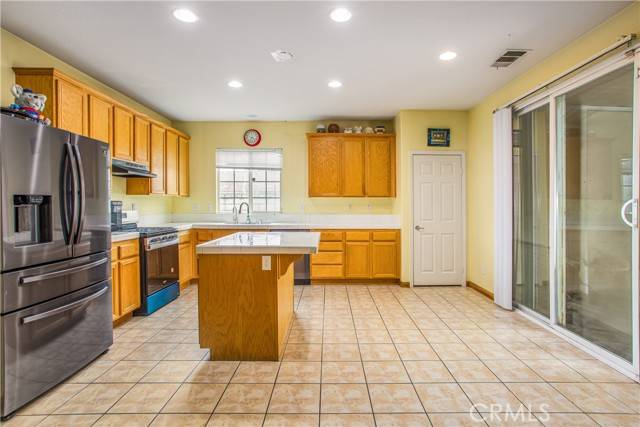 Perris, CA 92571,3101 Barn Owl Drive