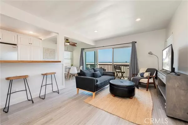 Seal Beach, CA 90740,1003 Seal Way