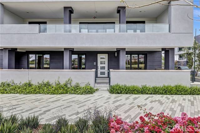 Tustin, CA 92782,16235 Dawn Way #104