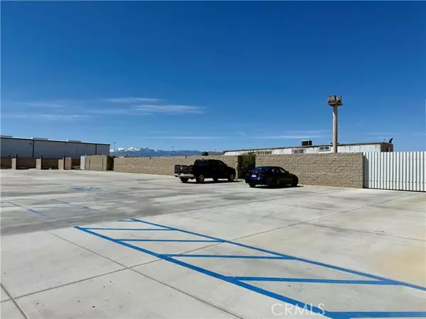 Adelanto, CA 92301,16176 Koala Road