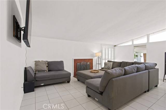 Anaheim, CA 92804,419 S Broder Street