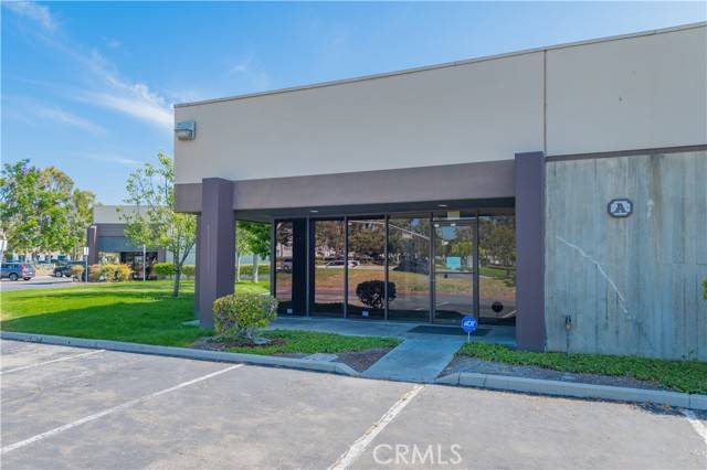 Tustin, CA 92780,2882 Walnut Avenue