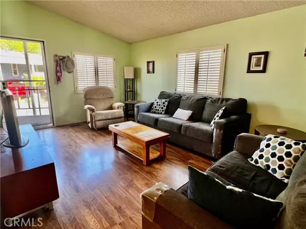 Huntington Beach, CA 92647,17261 Gothard Street #32