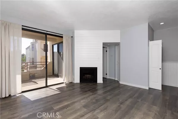 Long Beach, CA 90807,3913 N Virginia Road #207
