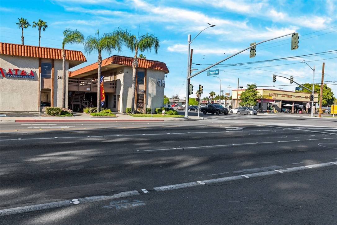 Anaheim, CA 92804,2601 W Ball Road
