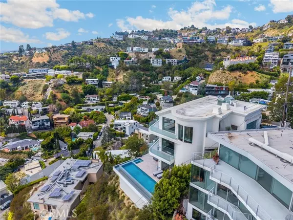 Los Angeles, CA 90069,1609 Viewmont Drive