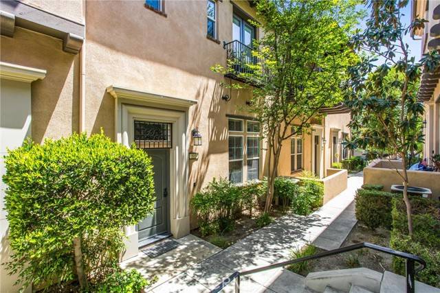 Corona, CA 92883,4428 Owens Street #103