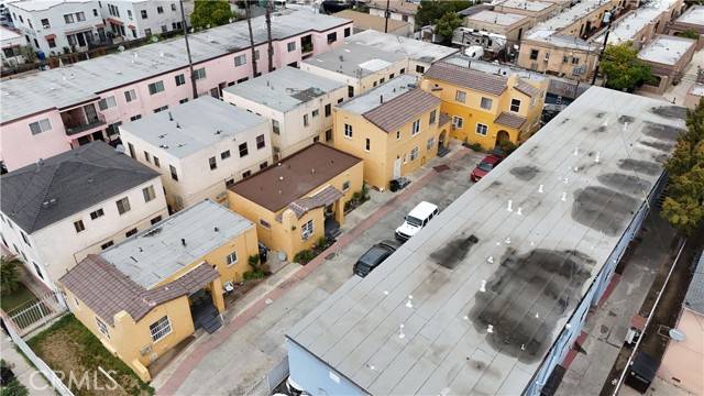 927 W 82nd Street, Los Angeles, CA 90044