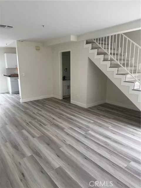 Los Alamitos, CA 90720,4302 Howard #3