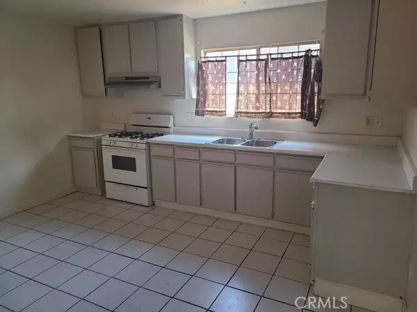 Los Angeles, CA 90044,944 W 74th Street