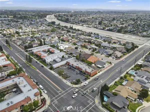 Lakewood, CA 90715,20942 Bloomfield Avenue