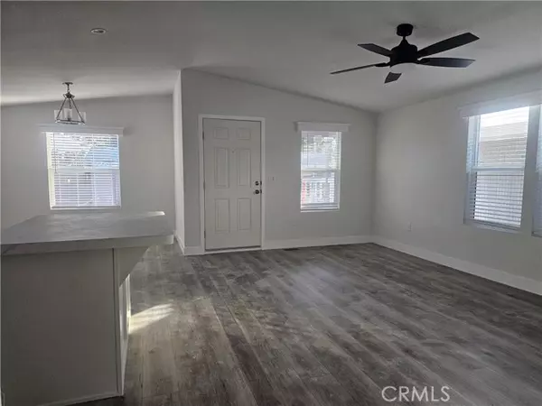 Perris, CA 92571,350 San Jacinto Avenue #40