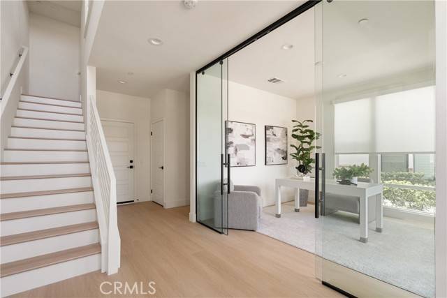 Costa Mesa, CA 92627,687 W 17th Street