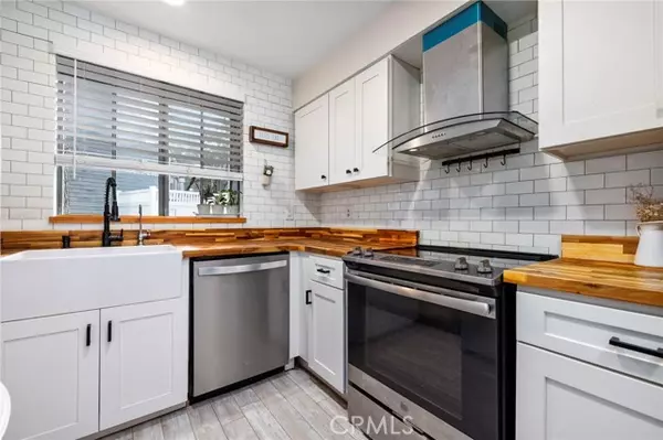 25339 Pine Creek Lane, Wilmington (los Angeles), CA 90744