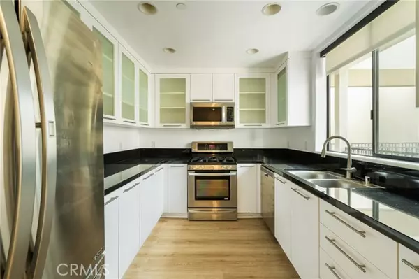 Glendale, CA 91205,230 S Jackson Street #309