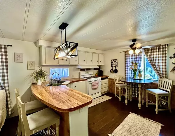 Glendora, CA 91740,925 Bonita Avenue #3