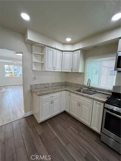 Long Beach, CA 90810,2033 W Burnett Street