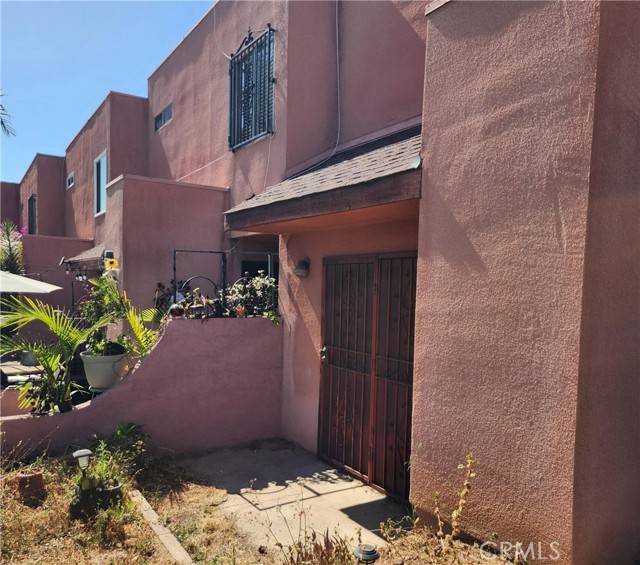 Los Angeles, CA 90063,411 N Brannick #B