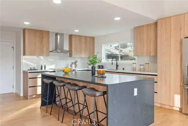 Woodland Hills (los Angeles), CA 91364,5166 Marmol Drive