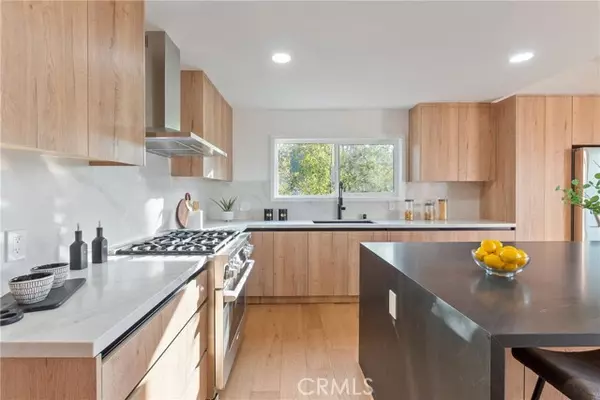 Woodland Hills (los Angeles), CA 91364,5166 Marmol Drive