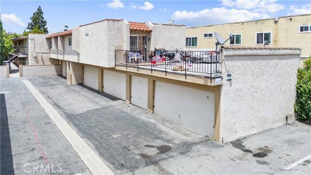 Santa Ana, CA 92703,935 W Bishop Street
